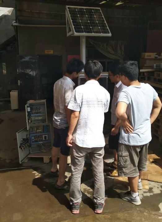 無線水位控制器的調(diào)試現(xiàn)場 無線水位控制器的調(diào)試現(xiàn)場