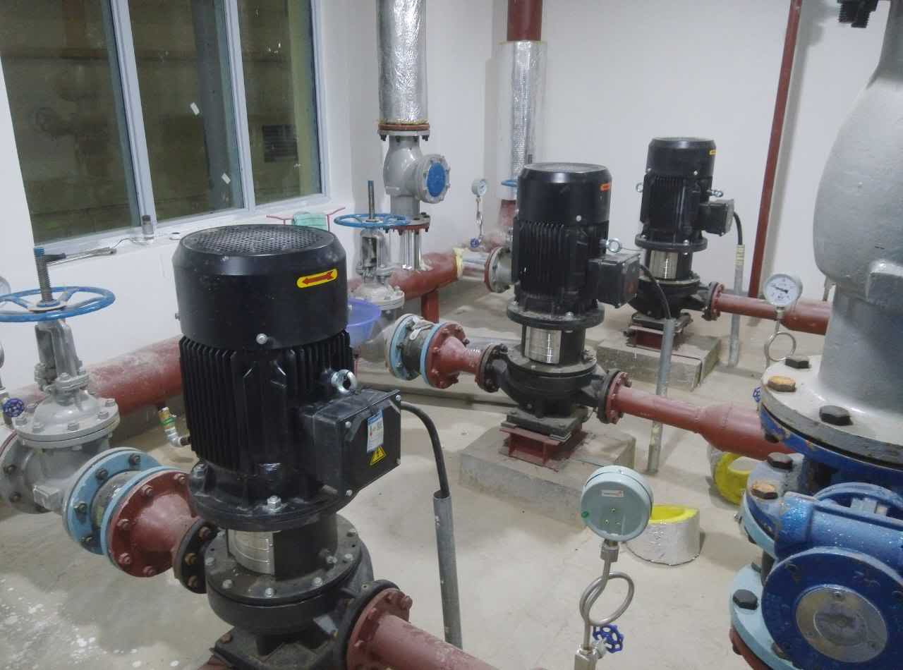 施工現(xiàn)場一角 施工現(xiàn)場一角